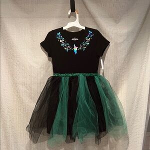 Wicked dress, w/ cape, girls 6/7, new